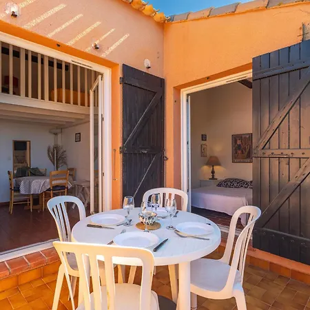 Apartment Les Mas De Pramousquier-13 By Interhome